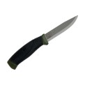 Coltello bushcraft Morakniv Companion in acciaio inox nero kaki.