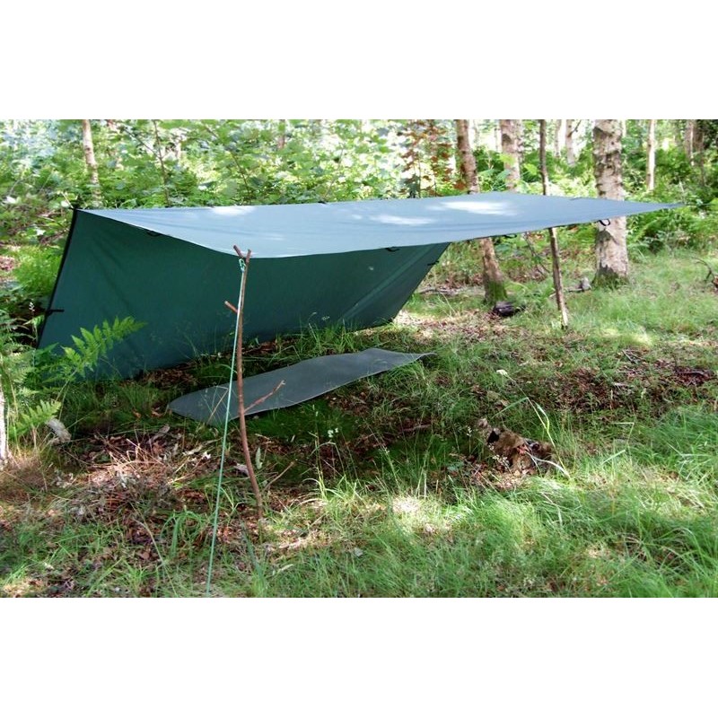 Lona DD Hammocks 3x3 M para bushcraft y vivac; robusta y ligera.