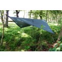 Lona DD Hammocks 3x3 M para bushcraft y vivac; robusta y ligera.